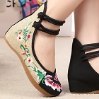 Mid Heel Flower Embroidery Shoes (Black)