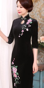 Elbow-sleeve Embroidery Velvet Cheongsam (RM)