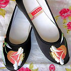 Low Heel Floral Embroidery Shoes (Multicolor)