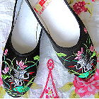 Low Heel Crane and Flower Embroidery Shoes (Multicolor)