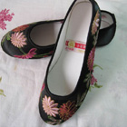 Delicate Floral Embroidery Shoes (RM)