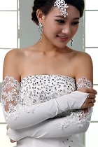 Women Extra-long Lace Gloves (White)